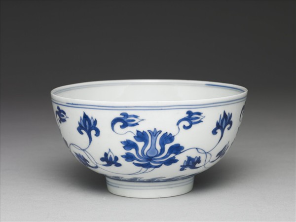 青花番蓮紋碗