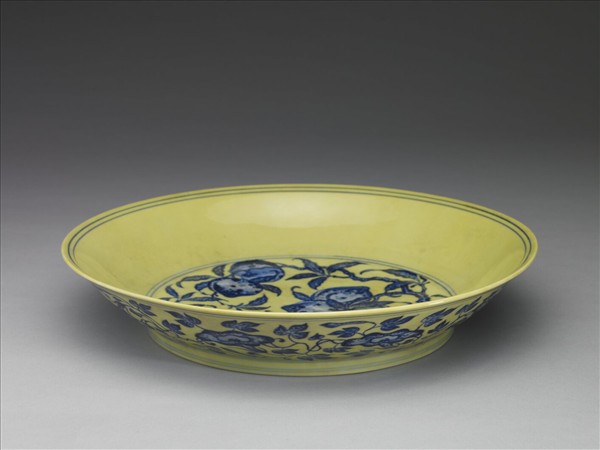 青花黃地花果紋盤