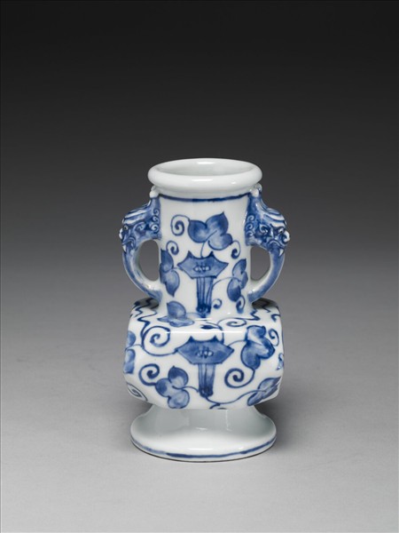 青花牽牛花紋折方瓶