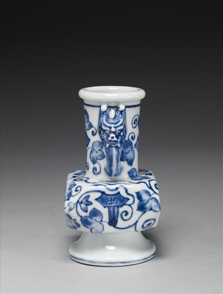 青花牽牛花紋折方瓶