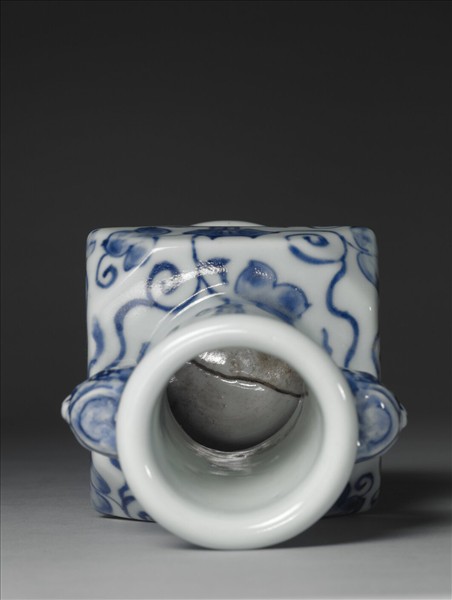 青花牽牛花紋折方瓶