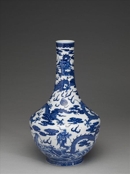 青花白地直口瓶