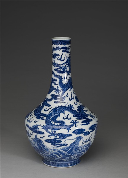 青花白地直口瓶