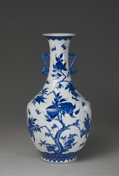 青花福壽紋如意耳瓶