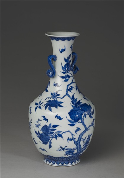 青花福壽紋如意耳瓶