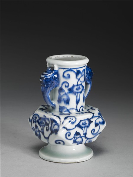 青花牽牛花紋折方瓶