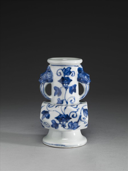 青花牽牛花紋折方瓶