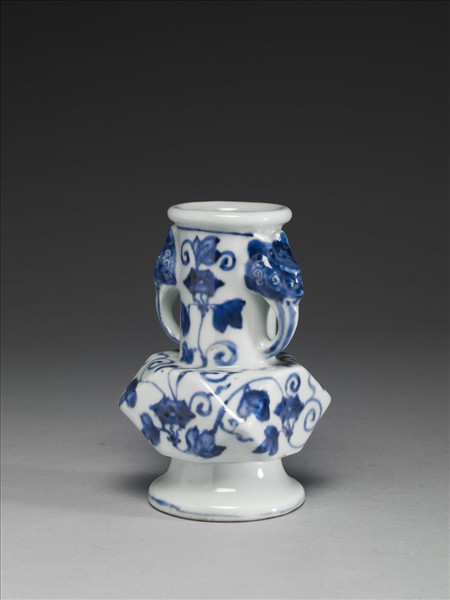 青花牽牛花紋折方瓶