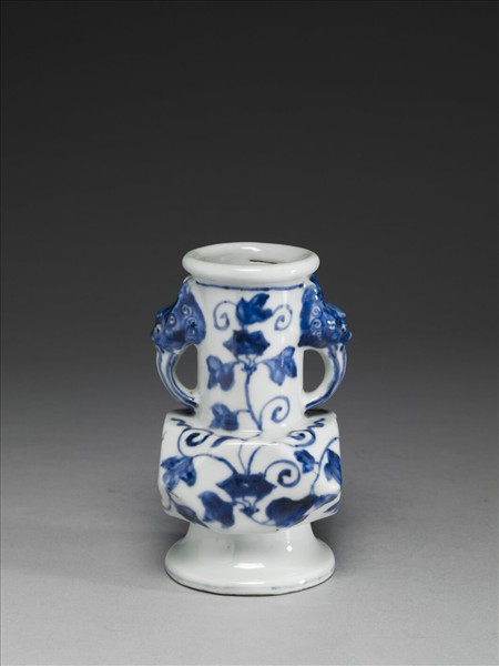 青花牽牛花紋折方瓶