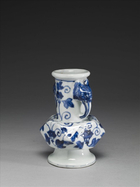 青花牽牛花紋折方瓶