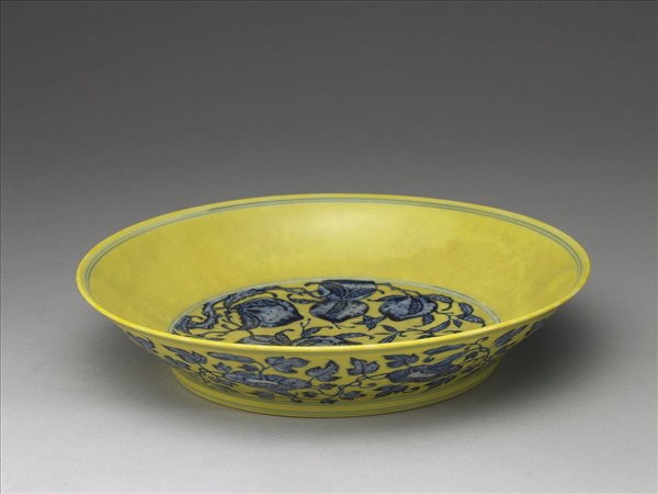 青花黃地花果紋盤
