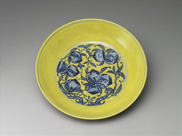 青花黃地花果紋盤