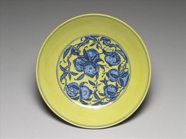 青花黃地花果紋盤