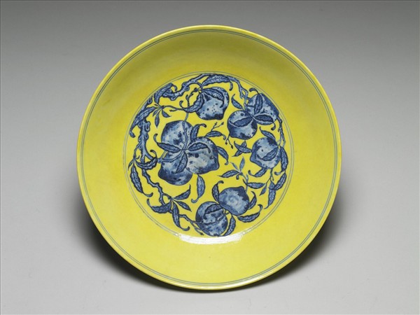 青花黃地花果紋盤