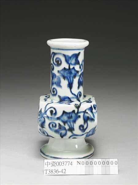 青花牽牛花紋折方瓶