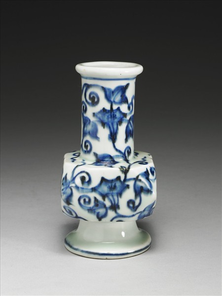 青花牽牛花紋折方瓶