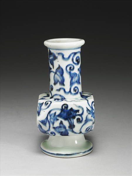 青花牽牛花紋折方瓶