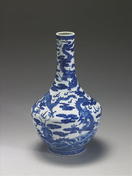 青花白地直口瓶