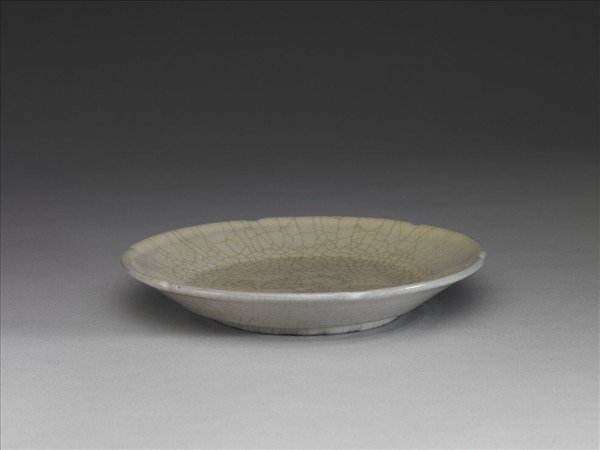 青瓷葵口盤