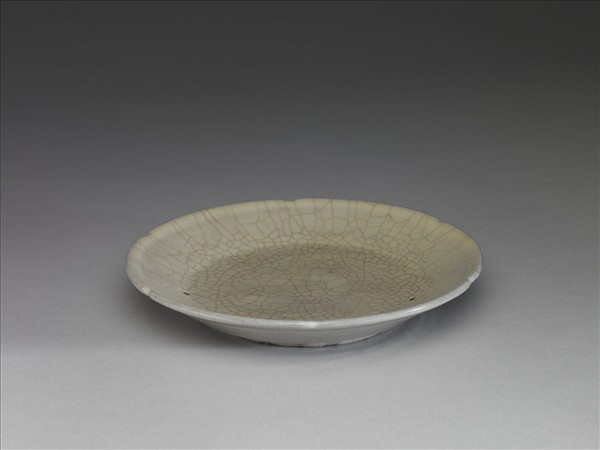 青瓷葵口盤