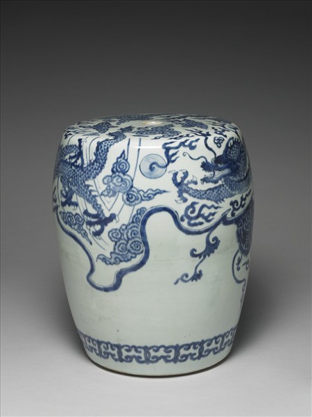 青花雙龍戲珠紋坐墩