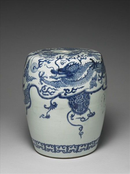 青花雙龍戲珠紋坐墩