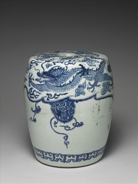 青花雙龍戲珠紋坐墩