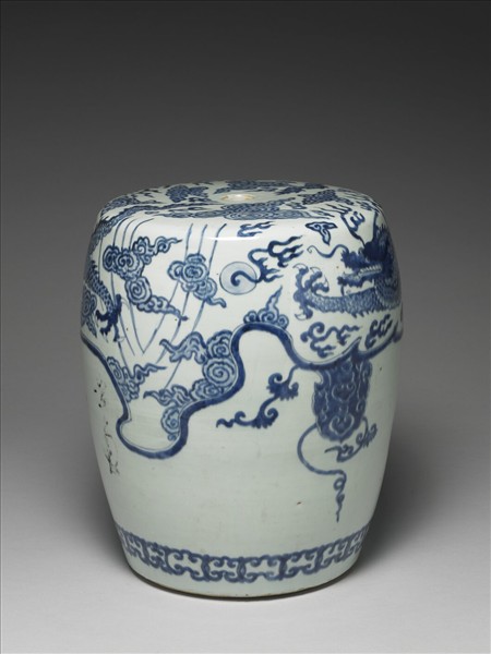 青花雙龍戲珠紋坐墩