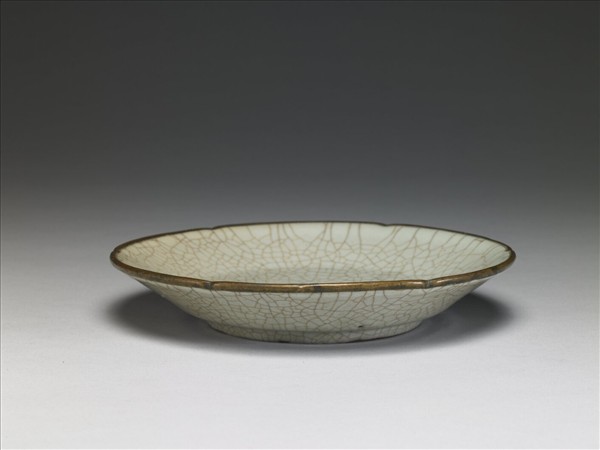 青瓷葵口盤