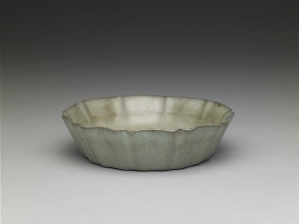 官窯 青瓷稜花式洗