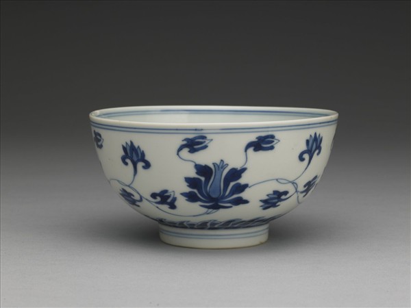 青花番蓮紋碗