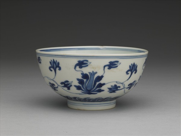 青花番蓮紋碗