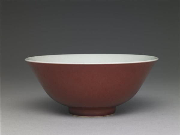 紅釉碗