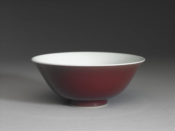 紅釉碗