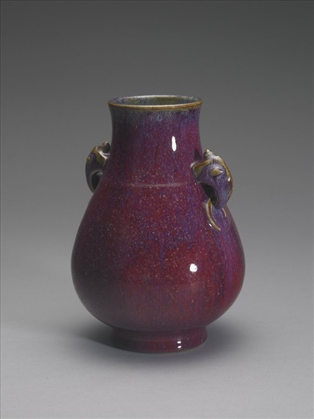 爐鈞釉獸首銜環瓶
