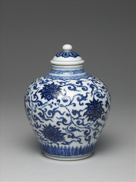 青花番蓮紋蓋罐