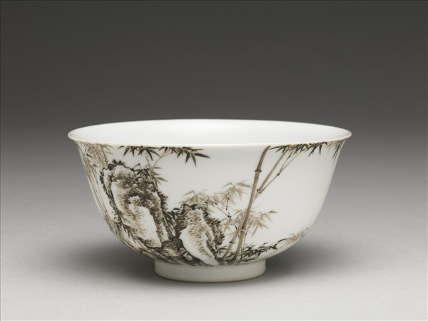 琺瑯彩瓷赭墨竹石圖碗