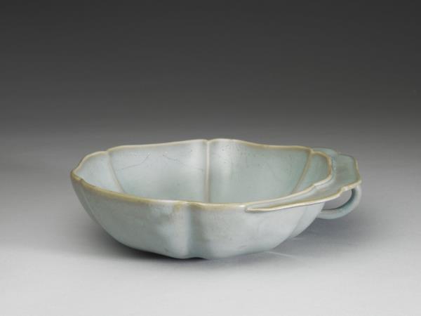 鈞窯 天青釉葵花式單把杯