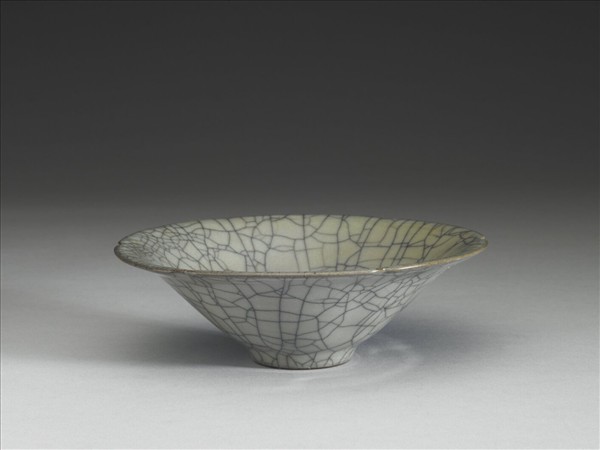 哥窯 青瓷葵花式碗