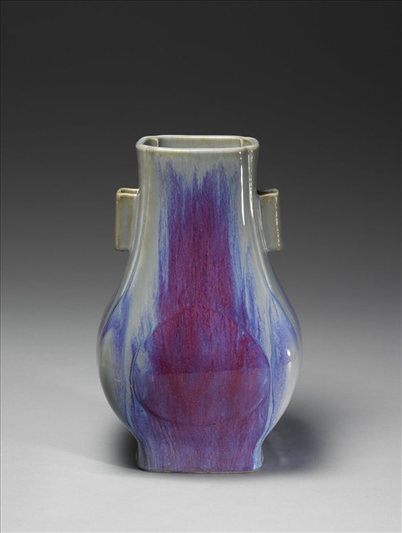 爐鈞釉貫耳杏葉瓶