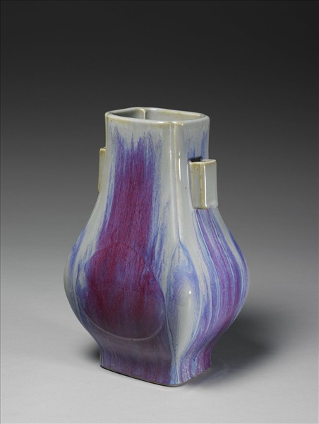 爐鈞釉貫耳杏葉瓶