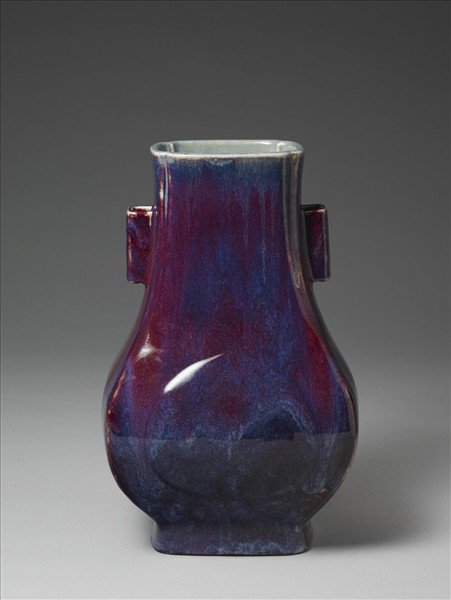 爐鈞釉貫耳杏葉瓶