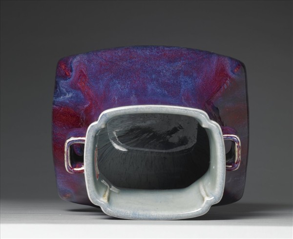 爐鈞釉貫耳杏葉瓶