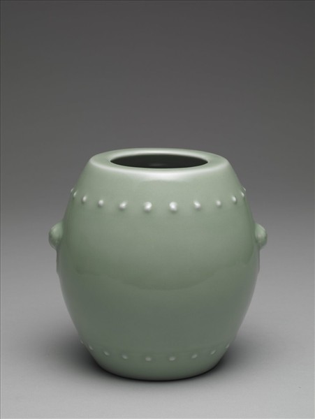 青瓷獸耳暗環鼓式罐