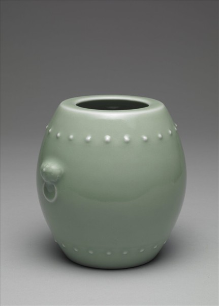 青瓷獸耳暗環鼓式罐