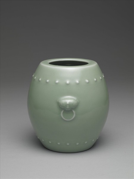 青瓷獸耳暗環鼓式罐