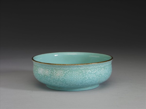 天青釉花卉紋碗