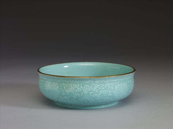天青釉花卉紋碗