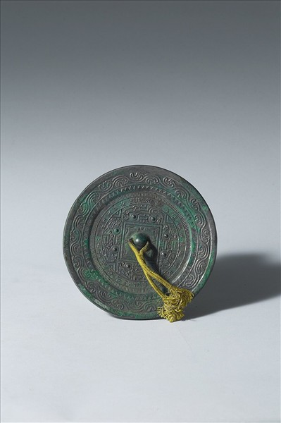 「日光」博局鳥獸紋鏡