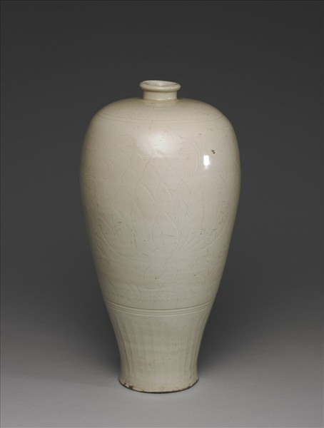 定窯 白瓷劃花蓮紋梅瓶